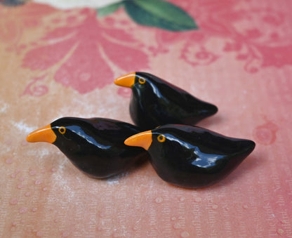 Crow figurine. Miniature Halloween raven. ONE miniature Crow sculpture. Halloween decoration. Terrarium figurine. Handmade crow figurine