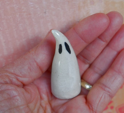 Ceramic ghost. One ghost figurine. Miniature ghost ring holder. Halloween figurine. Halloween decoration. Ring holder. Ghost figurine.