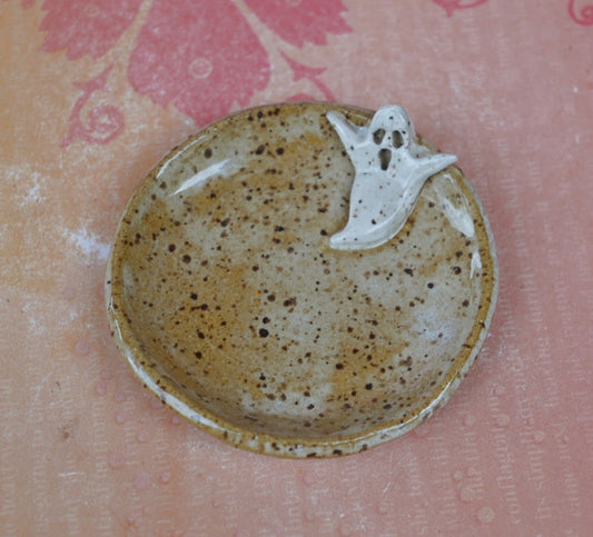 Spooky ring holder. Ghost teaspoon rest. Tea bag rest. Halloween decoration. Halloween trinket dish. Pill holder. Spooky tea light holder.