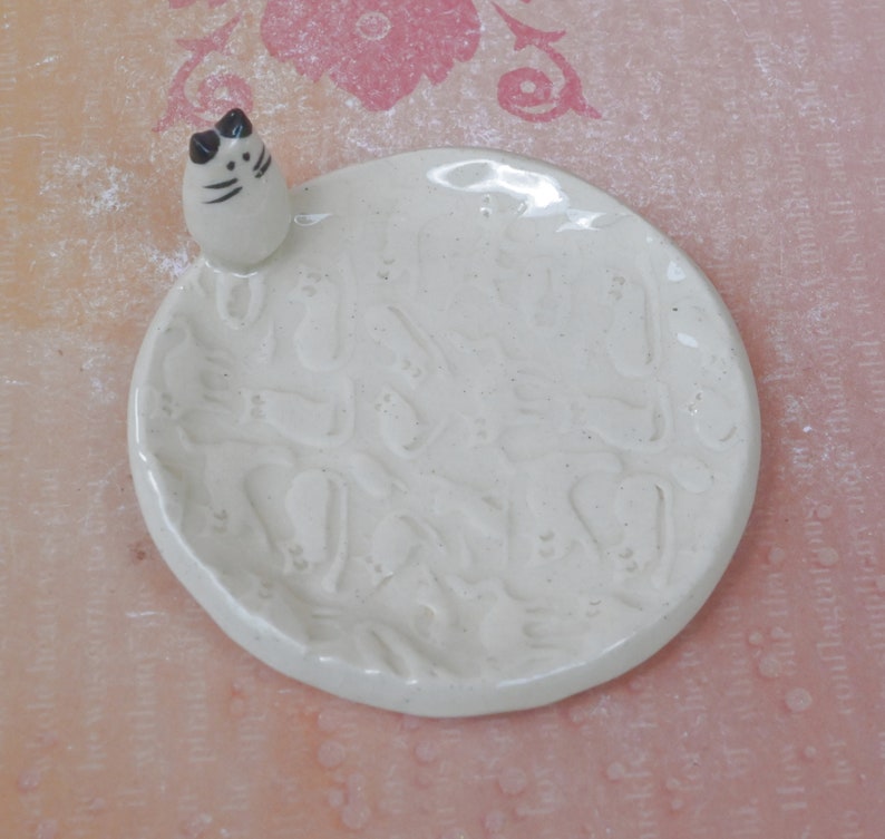 Cat ring holder. Siamese cat tea bag holder. Coffee spoon rest. Kitties ring holder. Trinket dish with cat pattern. Tea bag rest. Kitties