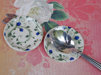 Blue roses ring holder. ONE Teaspoon rest. Tea bag rest. Coffee spoon rest. Tea light holder. Pill holder. Chopstick rest