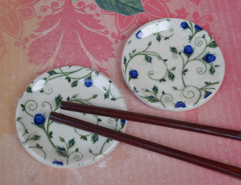 Blue roses ring holder. ONE Teaspoon rest. Tea bag rest. Coffee spoon rest. Tea light holder. Pill holder. Chopstick rest