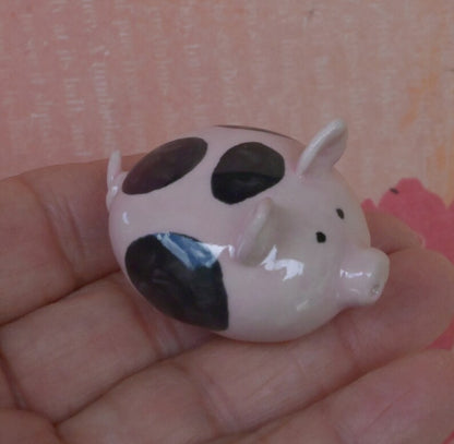 Ceramic Pig figurine. ONE Miniature piggy sculpture. Terrarium figurine. Handmade pig figurine. Spotted pig
