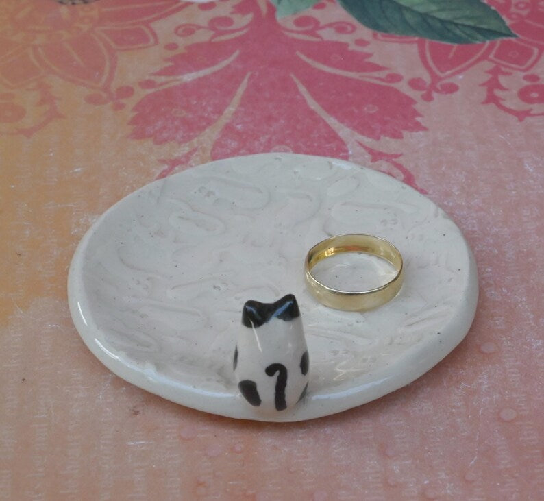 Cat ring holder. Cute cat tea bag holder. Teaspoon rest. Kitties ring holder. Trinket dish with cat pattern. Tea bag rest. Kitties