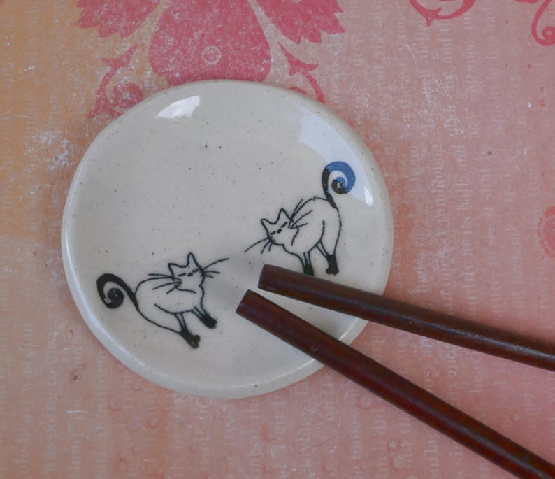 Cat ring holder. Tea bag holder. Teaspoon rest. Kitties ring holder. Trinket dish with cats. Tea bag rest. Chopstick rest. Pill holder.