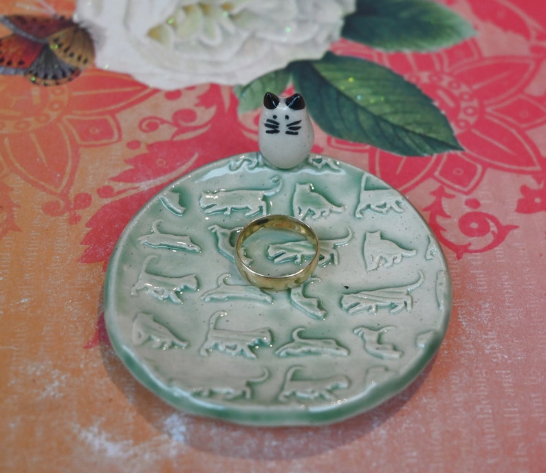 Cat ring holder. Siamese cat tea bag holder. Coffee spoon rest. Kitties ring holder. Trinket dish with cat pattern. Tea bag rest. Kitties