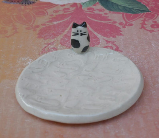 Cat ring holder. Cute cat tea bag holder. Teaspoon rest. Kitties ring holder. Trinket dish with cat pattern. Tea bag rest. Kitties