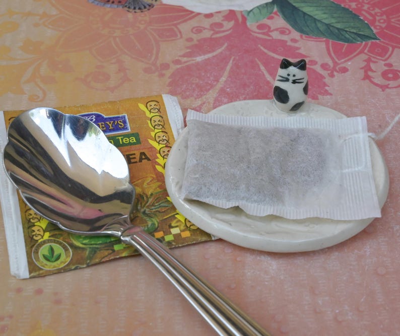 Cat ring holder. Cute cat tea bag holder. Teaspoon rest. Kitties ring holder. Trinket dish with cat pattern. Tea bag rest. Kitties