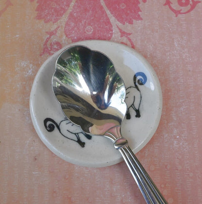 Cat ring holder. Tea bag holder. Teaspoon rest. Kitties ring holder. Trinket dish with cats. Tea bag rest. Chopstick rest. Pill holder.