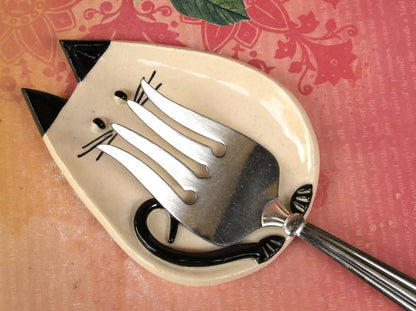 Siamese cat spoon rest. Soap holder. Jewelry holder. Cat plate. Cat ring holder. Trinket dish. Tea bag rest. Siamese cat ring dish