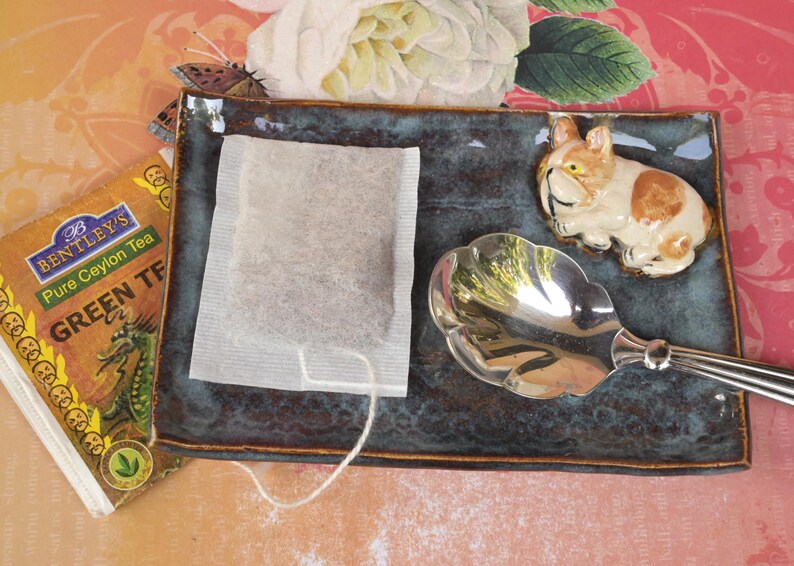 French bulldog soap holder. Jewelry holder. Spoon rest. Bulldog ring holder. Ring holder. Frenchie plate. Spoon rest. Tea bag rest