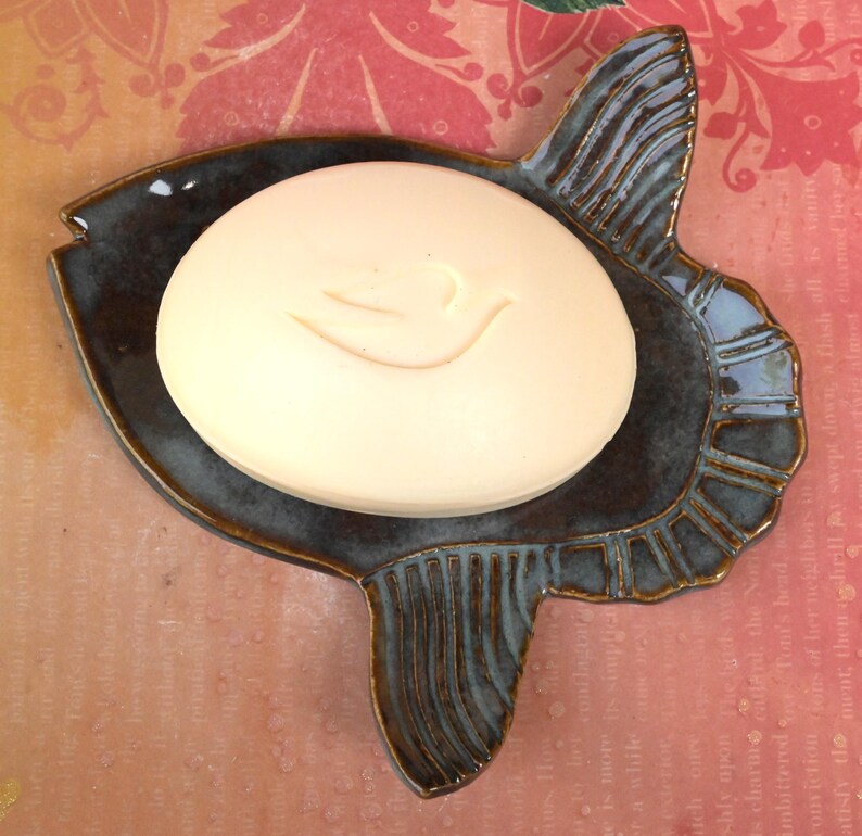 Mola Mola fish. Fish soap dish. Sunfish spoon rest. Soap holder. Teaspoon rest. Tea bag rest. Jewelry holder. Ring holder. Trinket dish