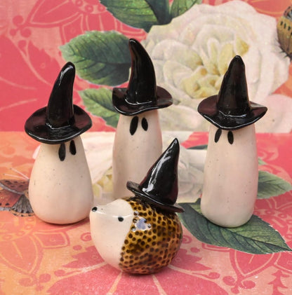 Ceramic ghost with witch's hat. ONE ghost figurine. Miniature ghost ring holder. Halloween figurine. Halloween decoration. Ghost figurine