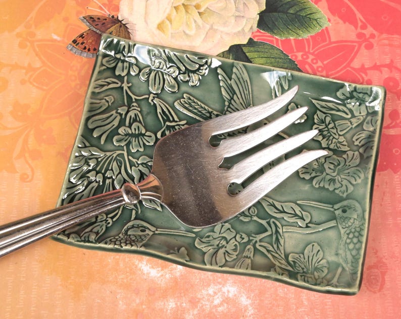 Hummingbird soap dish. Hummingbird spoon rest. Bird dish. Botanical jewelry holder. Tea bag holder. Tea light holder. Trinket dish