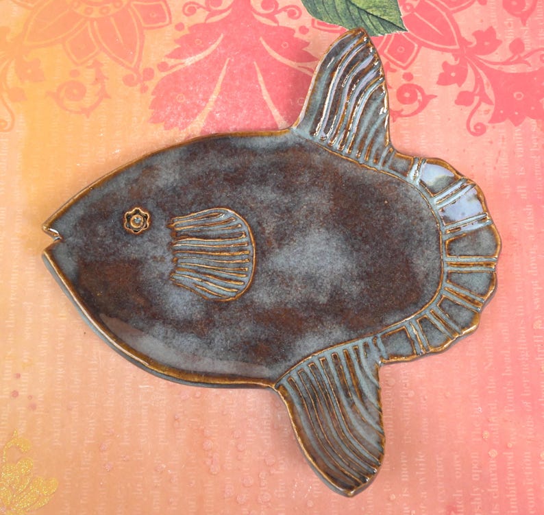 Mola Mola fish. Fish soap dish. Sunfish spoon rest. Soap holder. Teaspoon rest. Tea bag rest. Jewelry holder. Ring holder. Trinket dish