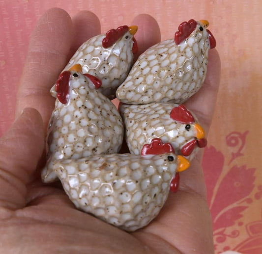 Chicken figurine. ONE Ceramic chicken. Miniature Chicken sculptures. Thanksgiving chicken decoration. Terrarium figurine. Handmade chicken.